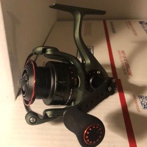 NEW Abu Garcia ZATA FISHING REEL Spinning Reel NEW